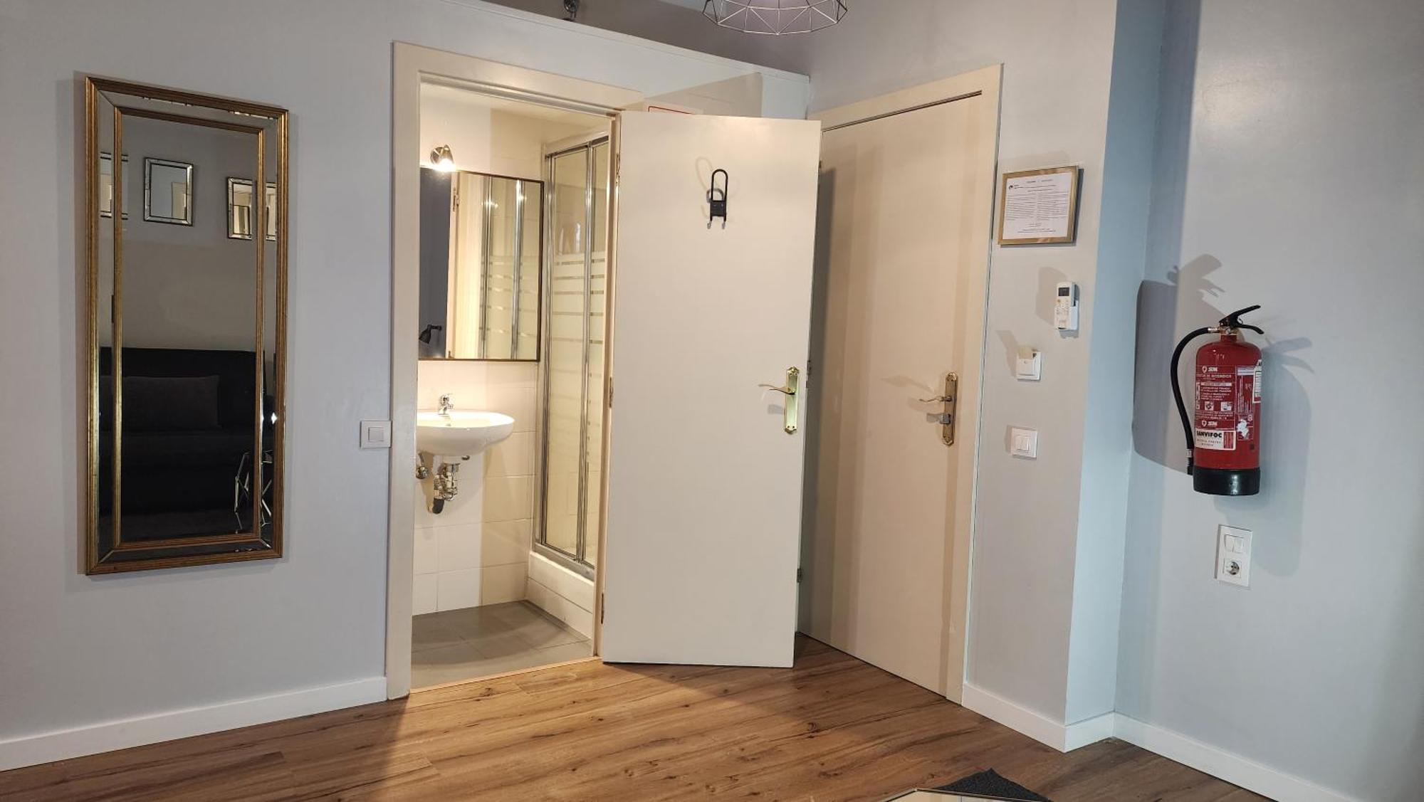 ברצלונה Barrio Gotico Apartments Ferran מראה חיצוני תמונה